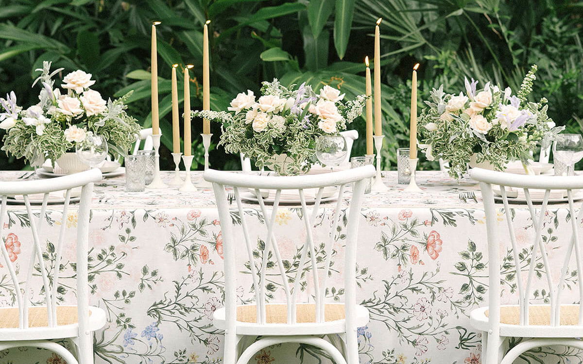 Tablecloths and Overlays