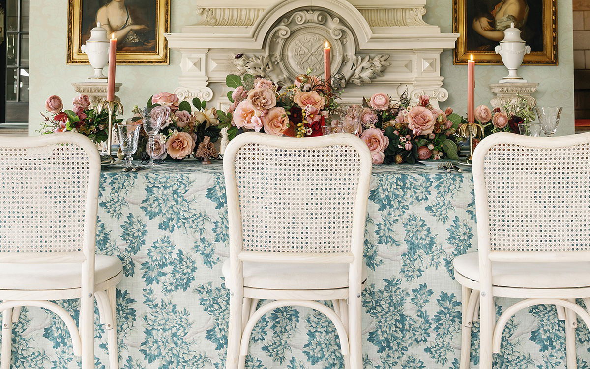 Tablecloths and Overlays